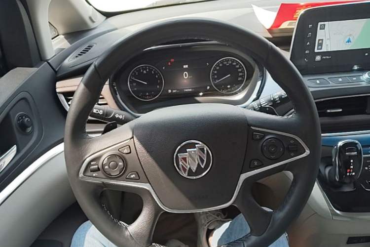 Used Buick GL8 2023 Land Executive Class 652T Luxury Model Steering Wheel