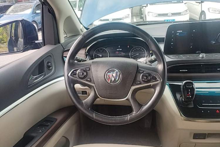 Used Buick GL8 2023 Land Executive Class 652T Luxury Model Steering Wheel