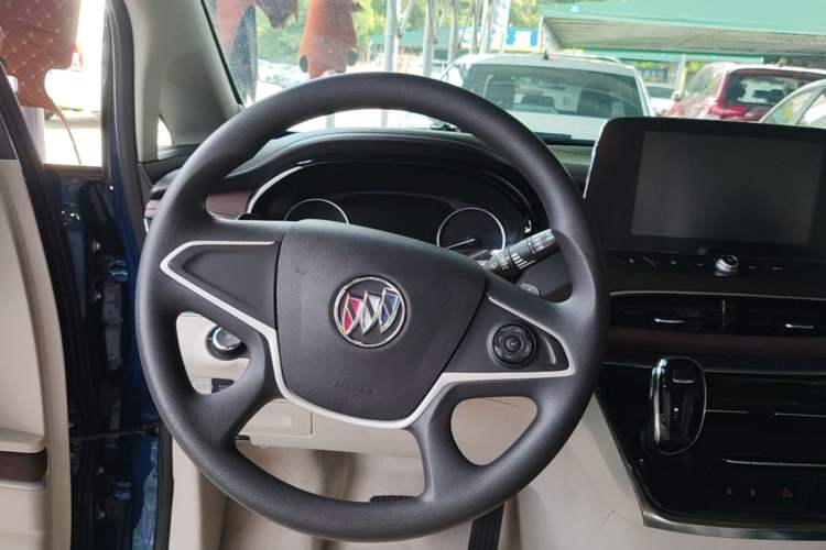 Used Buick GL8 2023 Land Executive Class Comfort Model Steering Wheel