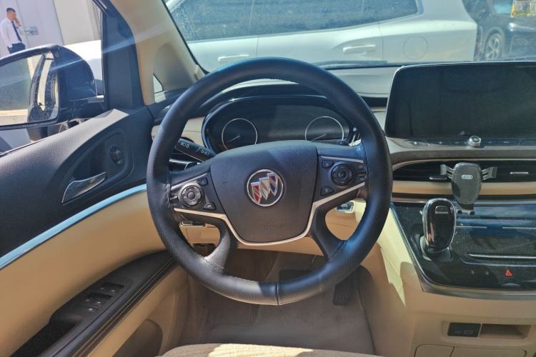 Used Buick GL8 2023 Land Executive Class Deluxe Model Steering Wheel