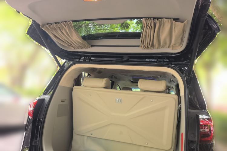 Used Buick GL8 2023 ES Lu Zun Comfort Model Trunk