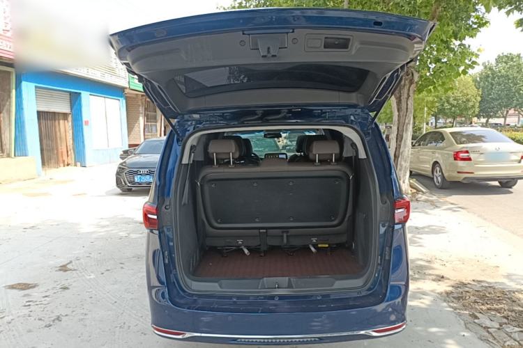 Used Buick GL8 2023 Land Executive Class 652T Luxury Model Trunk