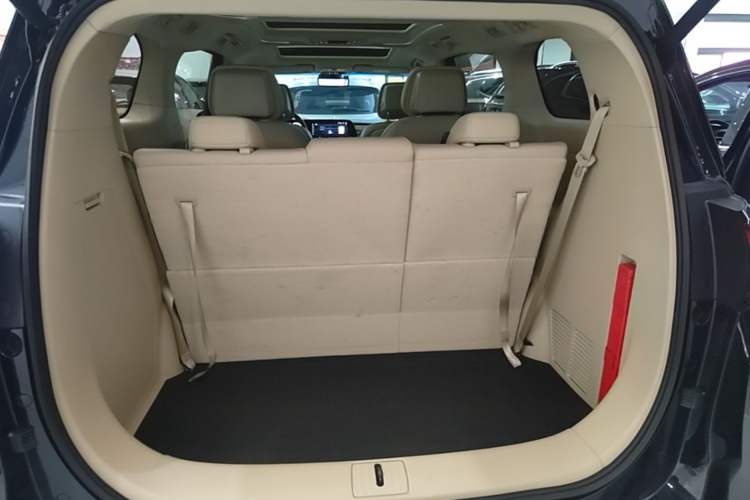 Used Buick GL8 2023 ES Lu Zun Luxury Model Trunk