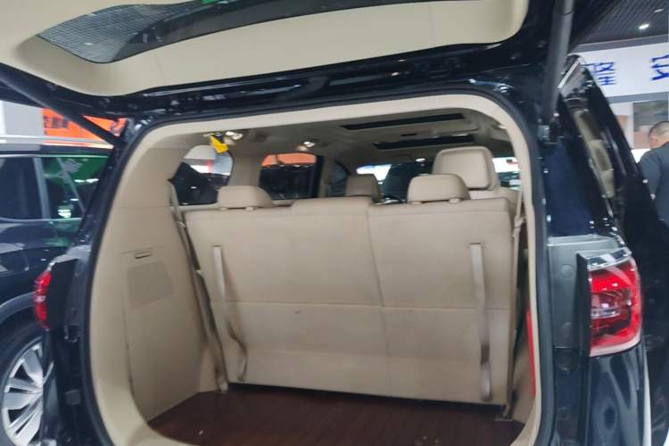 Used Buick GL8 2023 ES Lu Zun Luxury Model Trunk