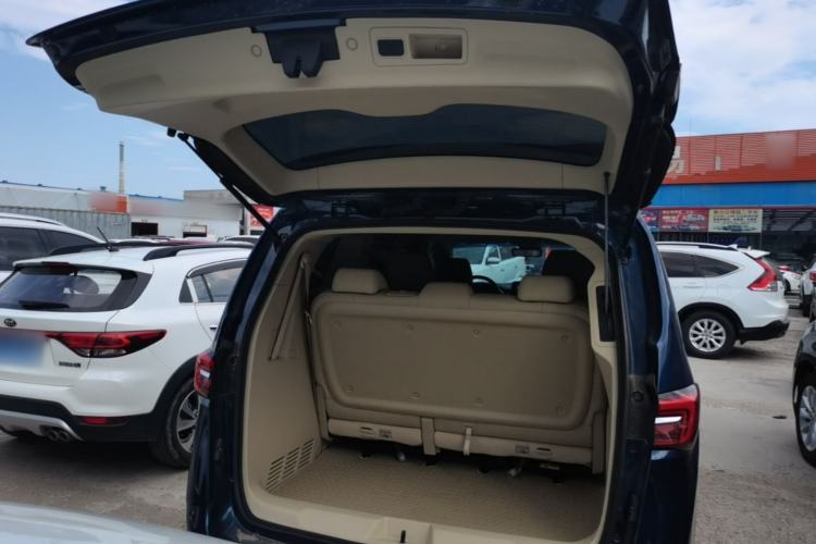 Used Buick GL8 2023 Land Executive Class Deluxe Model Trunk