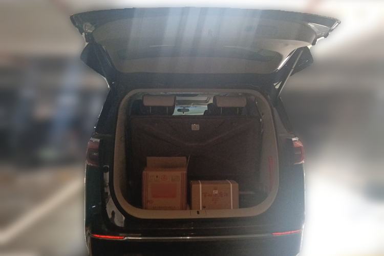 Used Buick GL8 2023 ES Lu Zun Deluxe Model Trunk