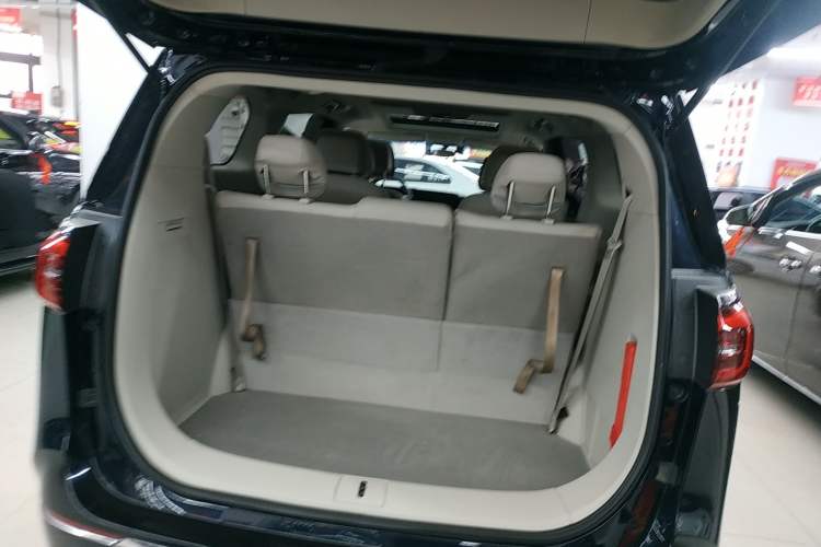 Used Buick GL8 2023 ES Lu Zun Comfort Model Trunk