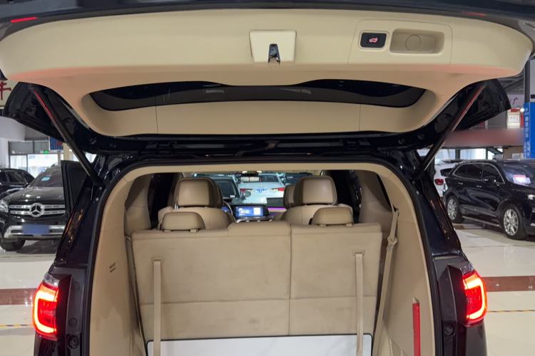 Used Buick GL8 2023 ES Lu Zun Deluxe Model Trunk