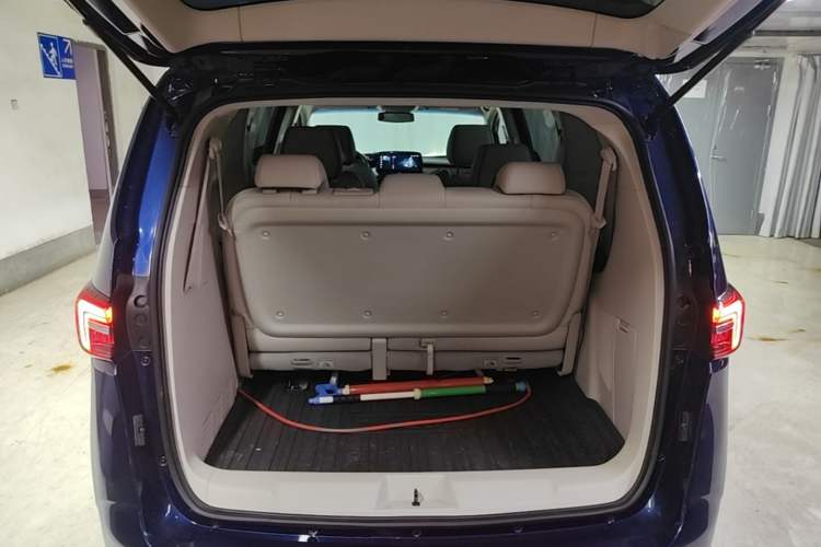 Used Buick GL8 2023 Land Executive Class 652T Luxury Model Trunk