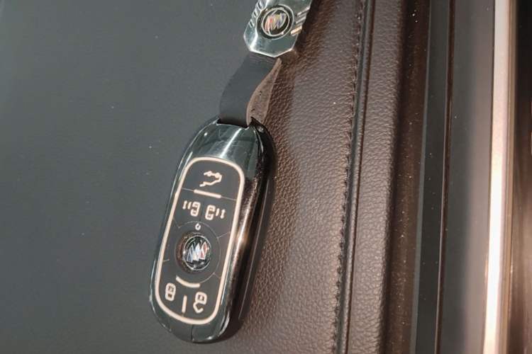 Used Buick GL8 2023 ES Lu Zun Luxury Model Vehicle Key