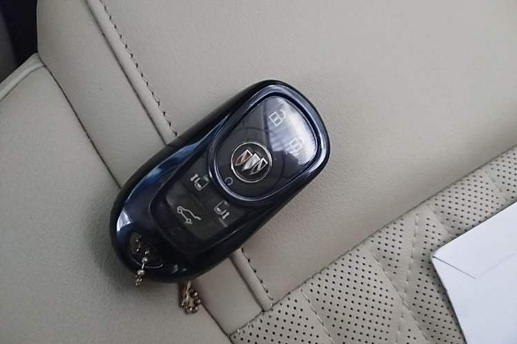 Used Buick GL8 2023 ES Lu Zun Luxury Model Vehicle Key