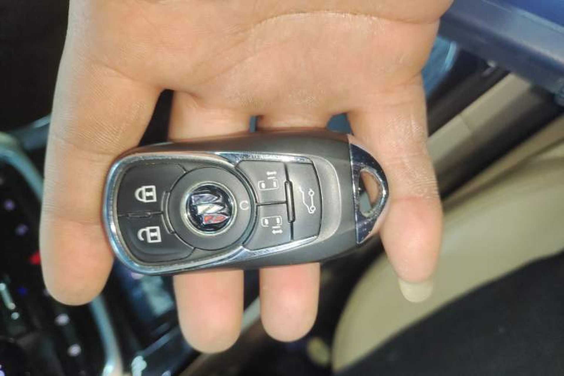 Used Buick GL8 2023 ES Lu Zun Flagship Model Vehicle Key