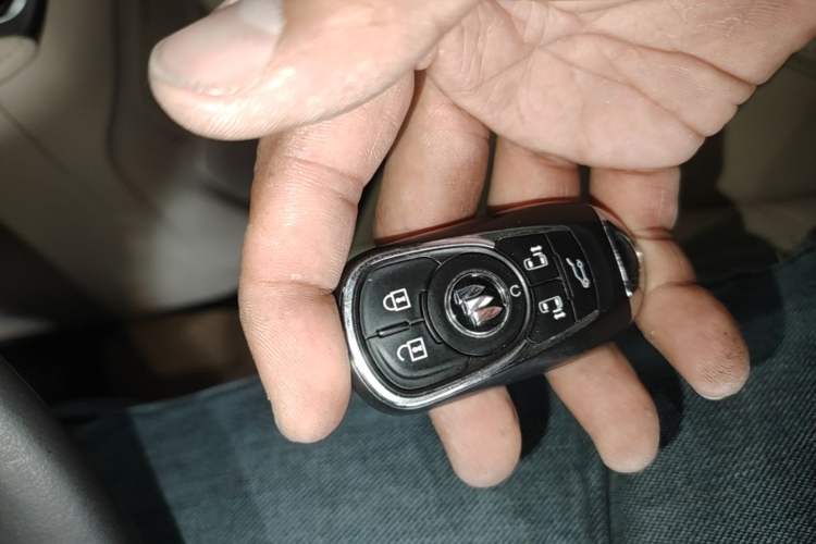 Used Buick GL8 2023 ES Lu Zun Luxury Model Vehicle Key