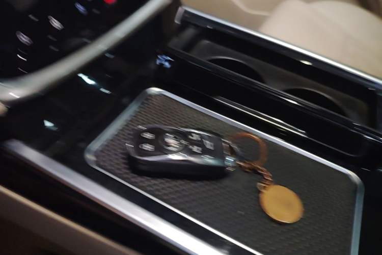 Used Buick GL8 2023 ES Lu Zun Luxury Model Vehicle Key