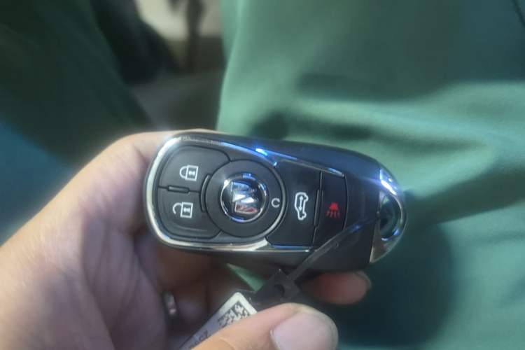 Used Buick GL8 2023 Land Executive Class 652T Luxury Model Vehicle Key