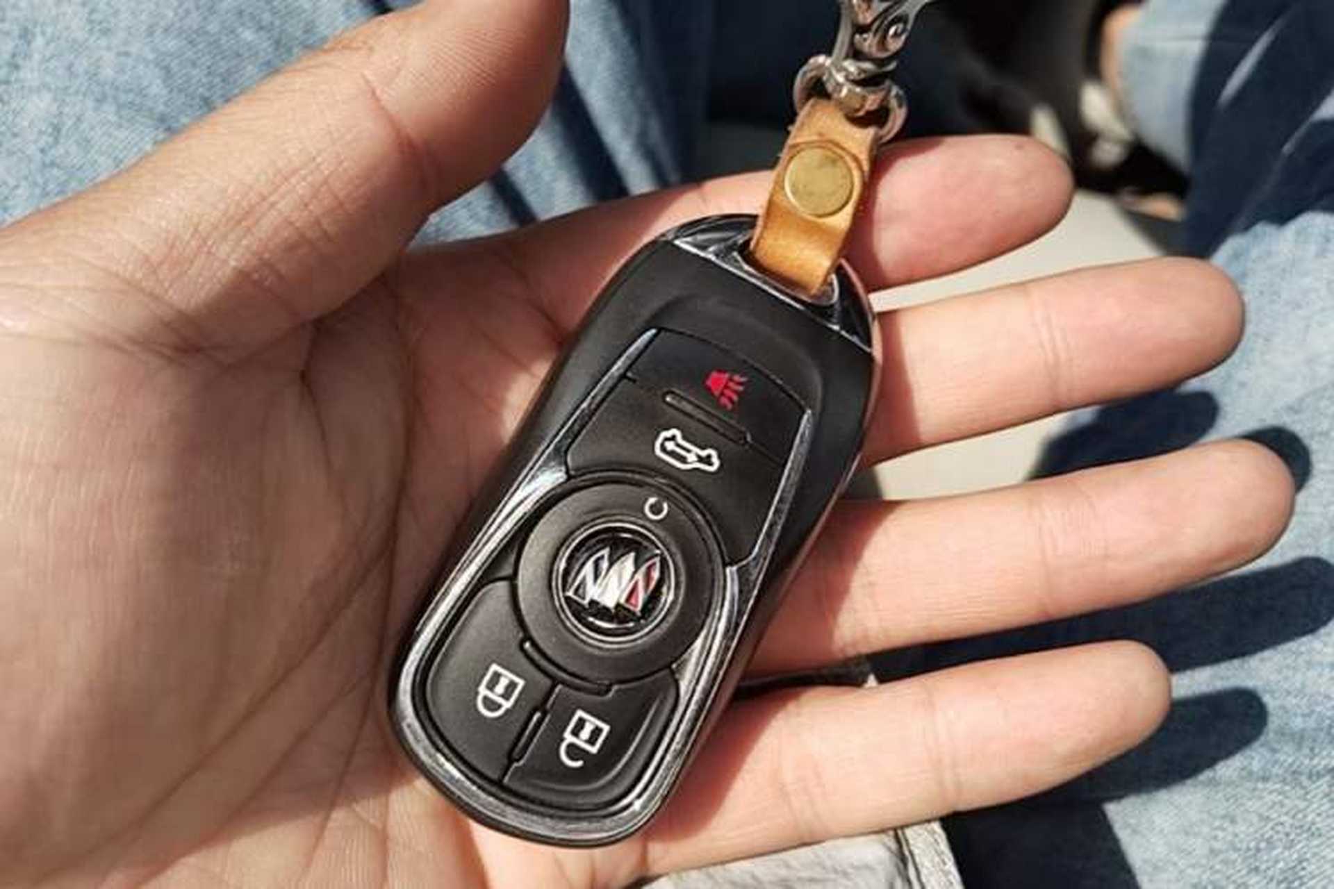 Used Buick GL8 2023 Land Executive Class 652T Luxury Model Vehicle Key