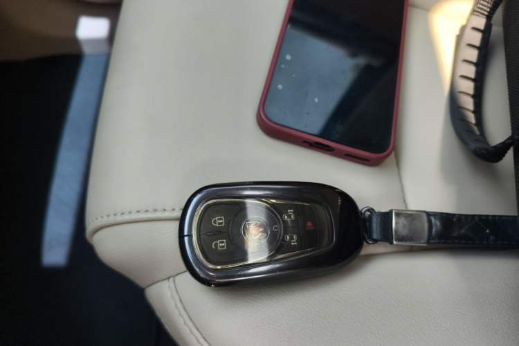Used Buick GL8 2023 ES Lu Zun Deluxe Model Vehicle Key