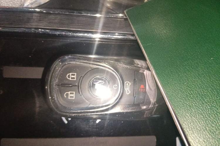 Used Buick GL8 2023 ES Lu Zun Deluxe Model Vehicle Key