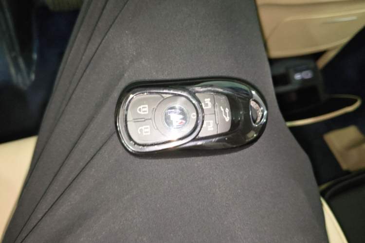 Used Buick GL8 2023 ES Lu Zun Luxury Model Vehicle Key