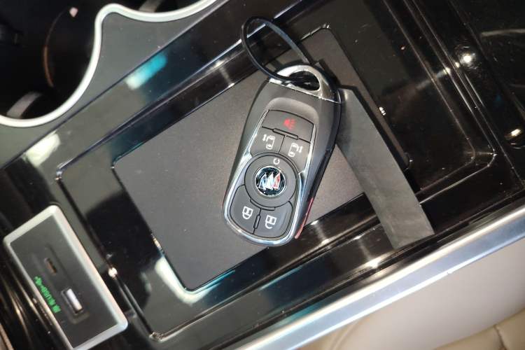 Used Buick GL8 2023 ES Lu Zun Deluxe Model Vehicle Key