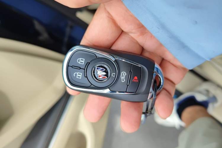 Used Buick GL8 2023 Land Executive Class 652T Smart Luxury Model Vehicle Key