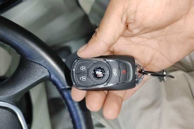 Used Buick GL8 2023 Land Executive Class 652T Luxury Model Vehicle Key