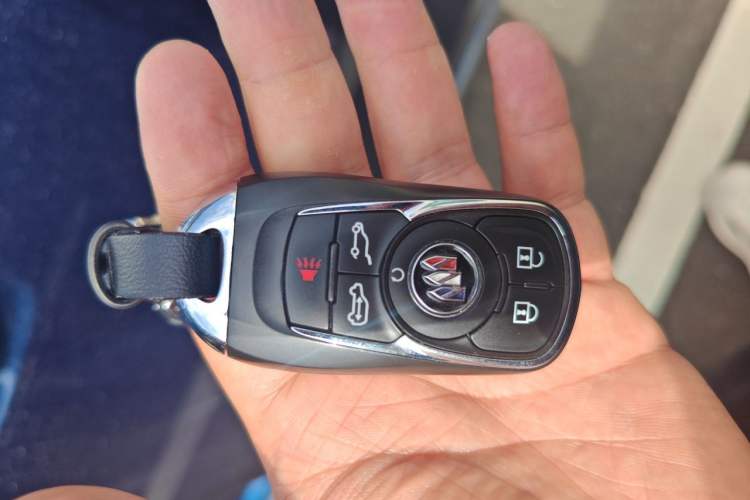Used Buick GL8 2023 Land Executive Class Deluxe Model Vehicle Key