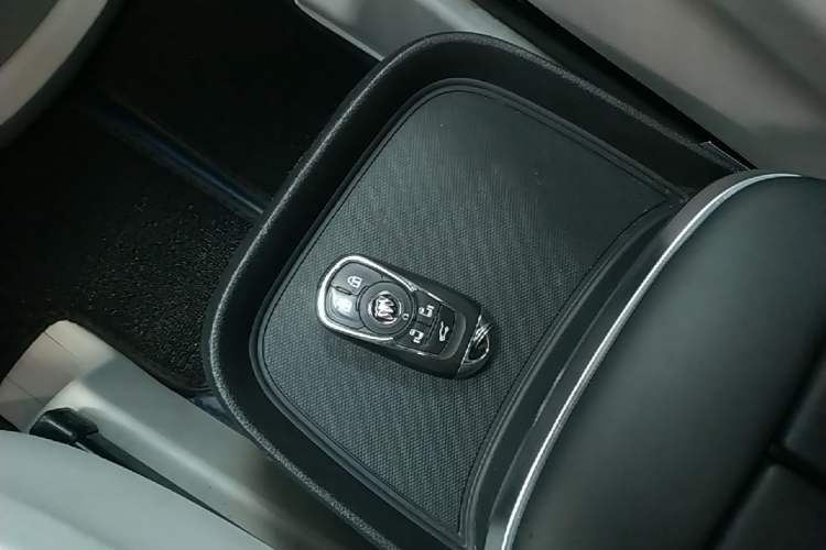 Used Buick GL8 2023 ES Lu Zun Deluxe and Yue Edition Vehicle Key