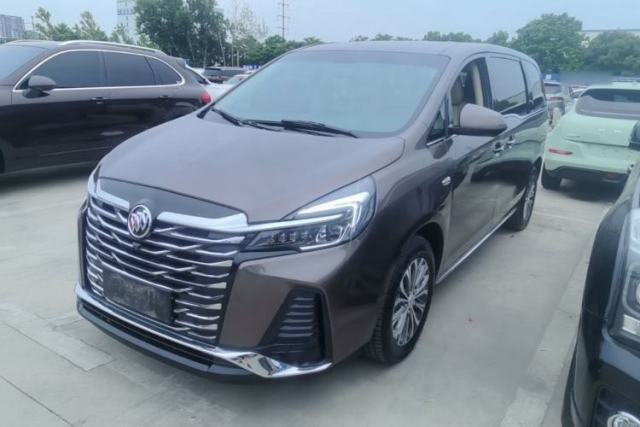 Used Buick GL8 2023 Facelifted Land Cruiser Executive Luxury Version