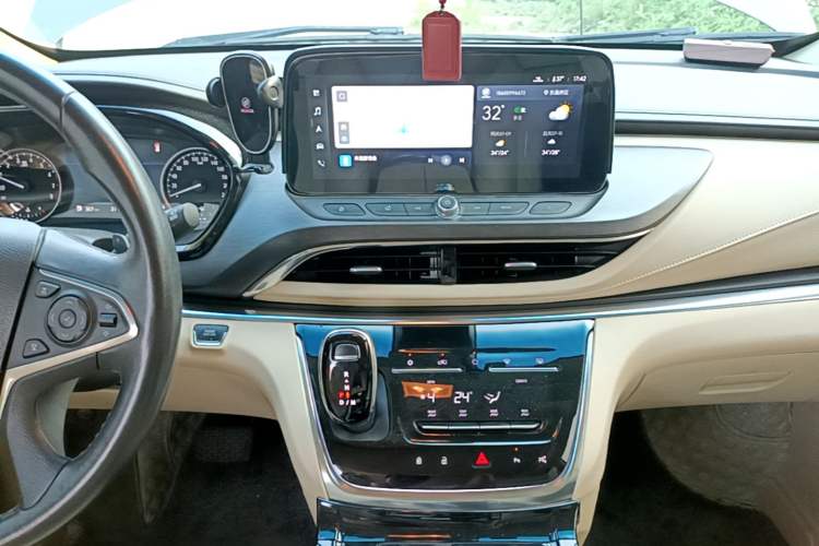Used Buick GL8 2023 Land Business Class Smart Deluxe Model Audio And AC Panel