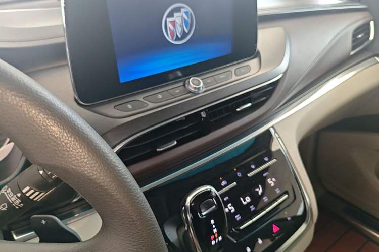 Used Buick GL8 2023 Land Executive Class Comfort Model Audio And AC Panel