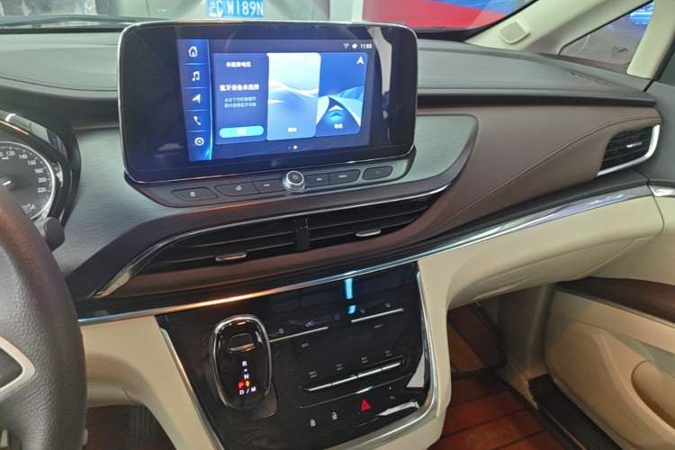 Used Buick GL8 2023 Land Executive Class Comfort Model Audio And AC Panel