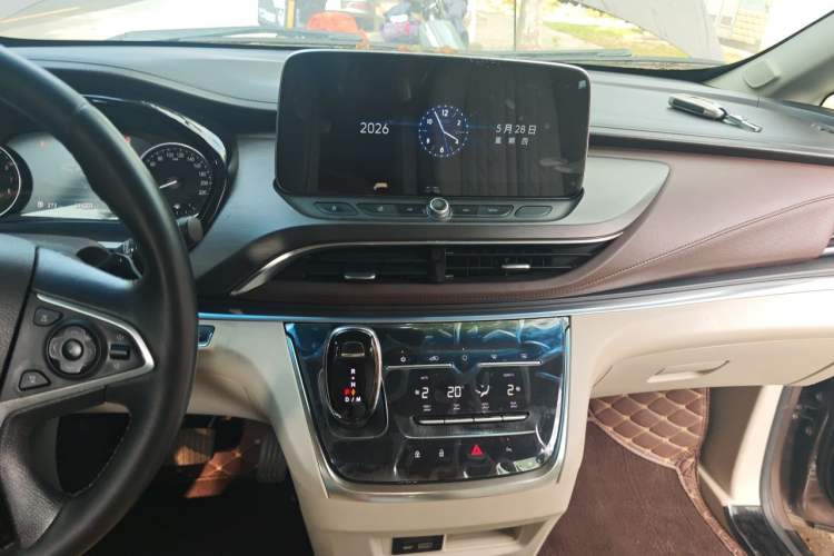 Used Buick GL8 2023 Facelifted Land Cruiser Executive Luxury Version Audio And AC Panel