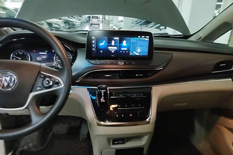 Used Buick GL8 2023 Land Executive Class Smart Enjoyment Model Audio And AC Panel