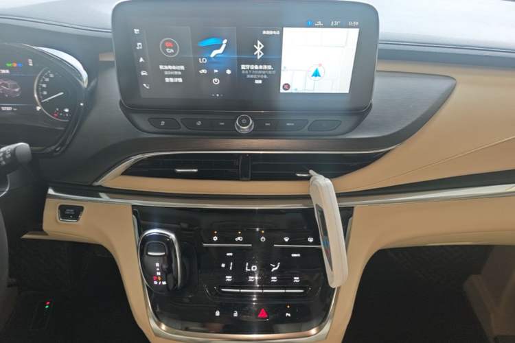Used Buick GL8 2023 Facelifted Land Cruiser Executive Luxury Version Audio And AC Panel