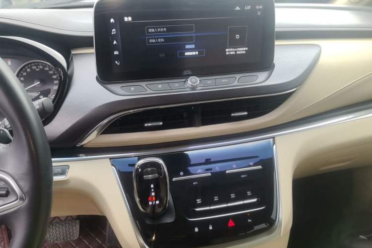 Used Buick GL8 2023 Facelifted Land Cruiser Executive Luxury Version Audio And AC Panel