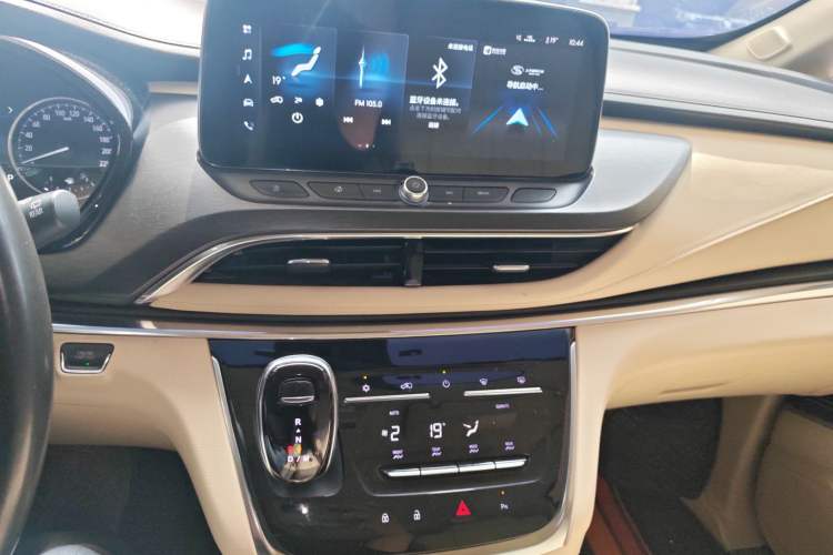 Used Buick GL8 2023 Land Executive Class 652T Luxury Model Audio And AC Panel