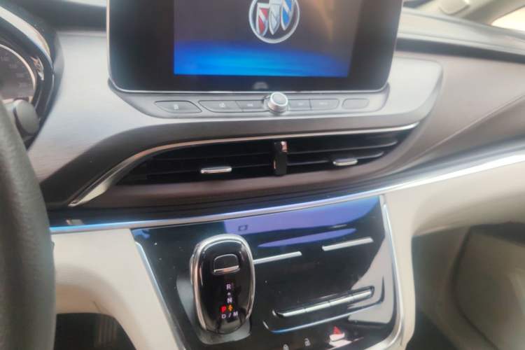 Used Buick GL8 2023 Land Executive Class Comfort Model Audio And AC Panel