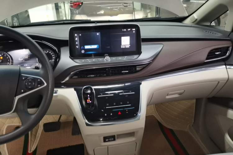 Used Buick GL8 2023 Land Executive Class Smart Enjoyment Model Audio And AC Panel