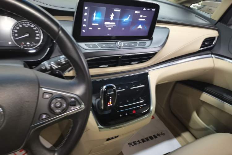 Used Buick GL8 2023 Facelifted Land Cruiser Executive Luxury Version Audio And AC Panel