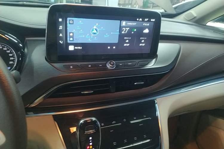Used Buick GL8 2023 Land Executive Class Smart Enjoyment Model Audio And AC Panel