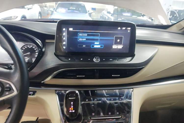 Used Buick GL8 2023 Land Business Class Smart Deluxe Model Audio And AC Panel
