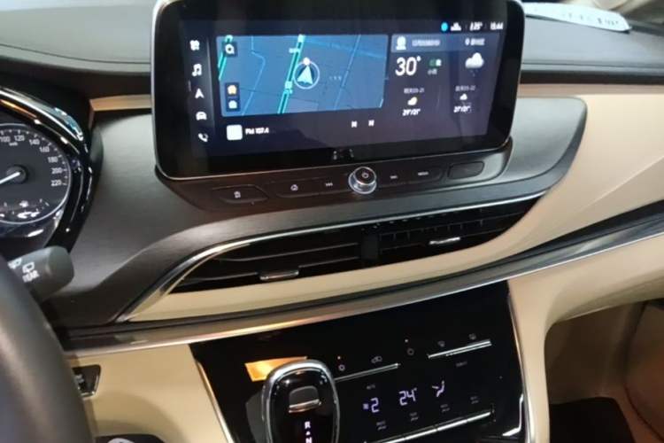 Used Buick GL8 2023 Facelifted Land Cruiser Executive Luxury Version Audio And AC Panel