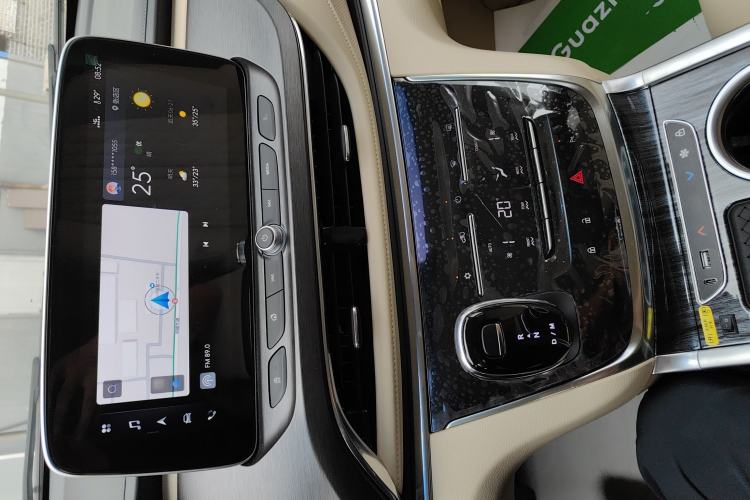 Used Buick GL8 2023 Facelifted Land Cruiser Executive Luxury Version Audio And AC Panel