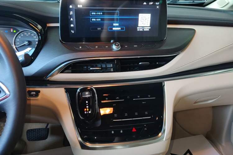 Used Buick GL8 2023 Facelifted Land Cruiser Executive Luxury Version Audio And AC Panel