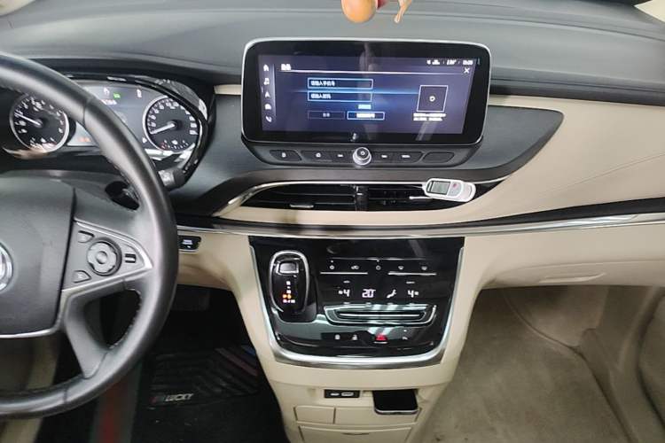 Used Buick GL8 2023 Facelifted Land Cruiser Executive Luxury Version Audio And AC Panel