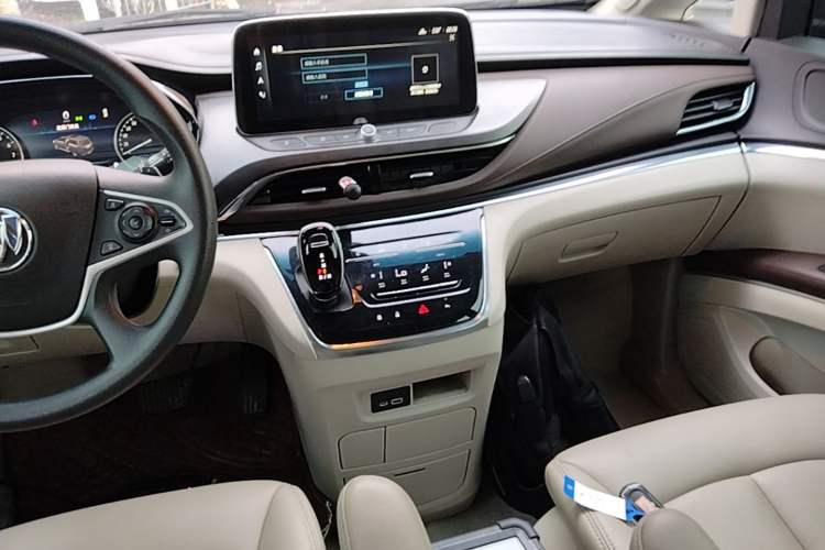 Used Buick GL8 2023 Land Executive Class Smart Enjoyment Model Audio And AC Panel