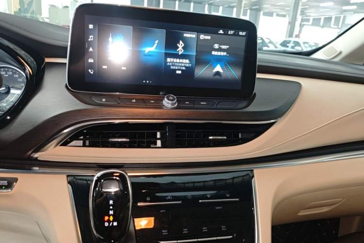 Used Buick GL8 2023 Facelifted Land Cruiser Executive Luxury Version Audio And AC Panel