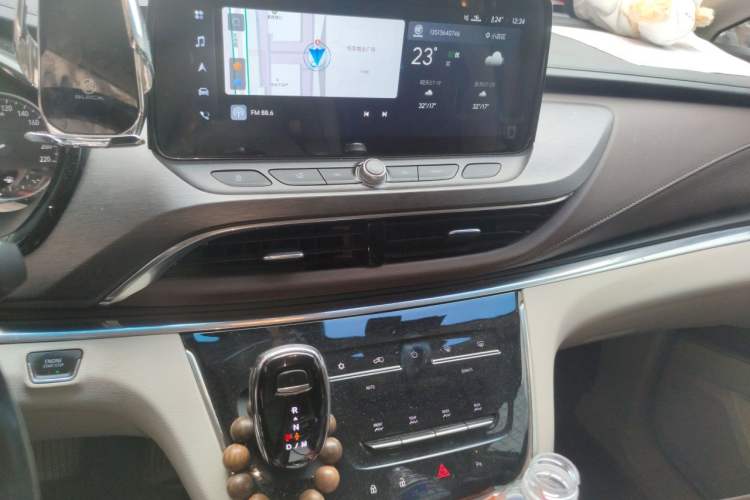 Used Buick GL8 2023 Land Executive Class 652T Luxury Model Audio And AC Panel