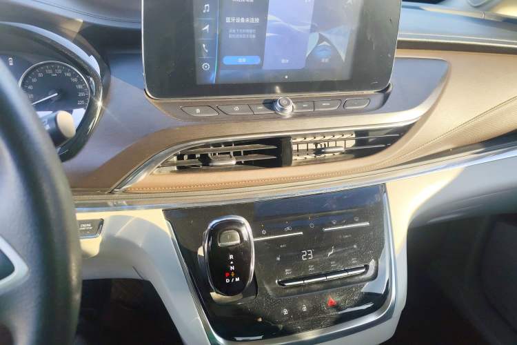 Used Buick GL8 2023 Land Executive Class Comfort Model Audio And AC Panel
